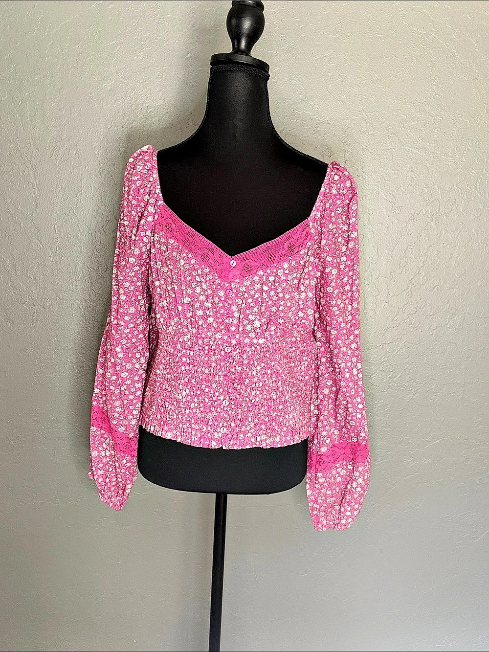 American Eagle Floral Pink Blouse